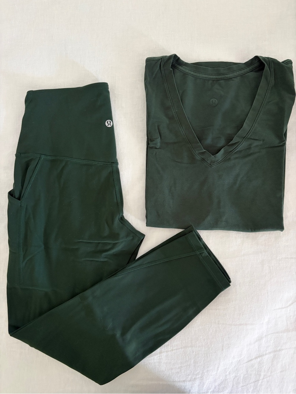 lululemon athletica Women's Forest Green V-Neck Top and Leggings Set